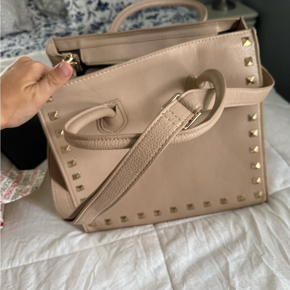 Neimun Marcus studded Beige Handbag